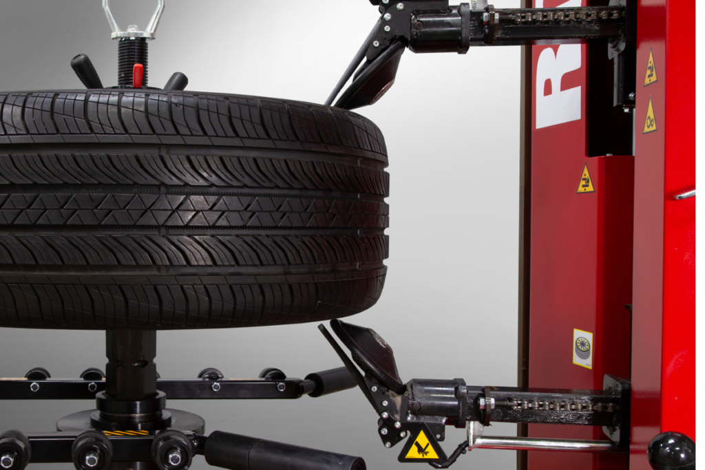 The Future of Tire Service: Why Leverless Tire Changers Are Taking Over